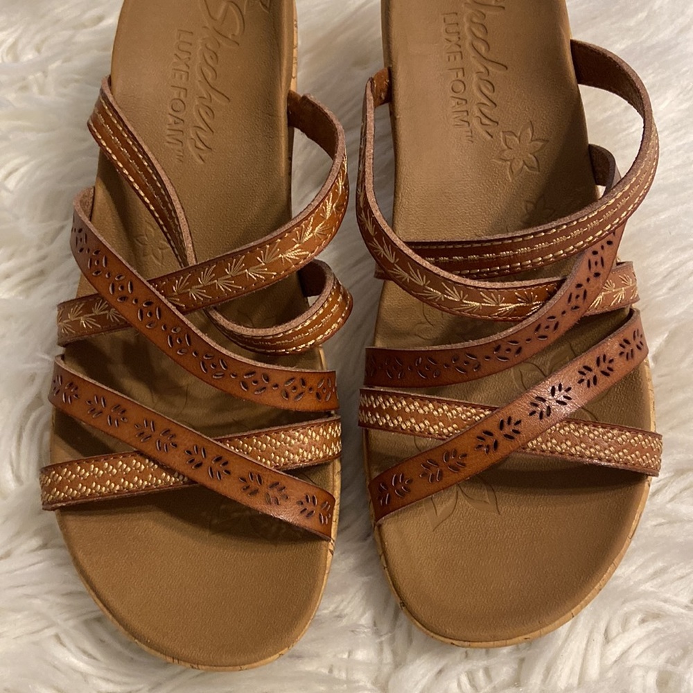 Skechers Luxe Foam Sandals excellent condition size 9 brown color - Picture 3 of 12